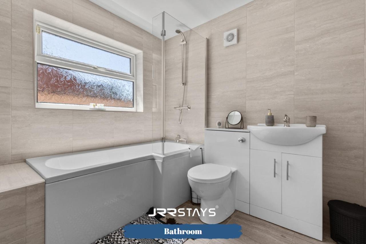 Nuneaton - Ideal 3 Bedroom, Wi-Fi Parking, Sleeps 6 - Jrr Stays מראה חיצוני תמונה