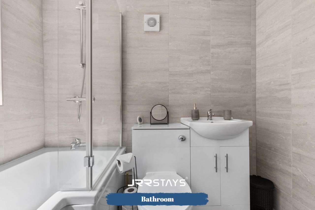 Nuneaton - Ideal 3 Bedroom, Wi-Fi Parking, Sleeps 6 - Jrr Stays מראה חיצוני תמונה